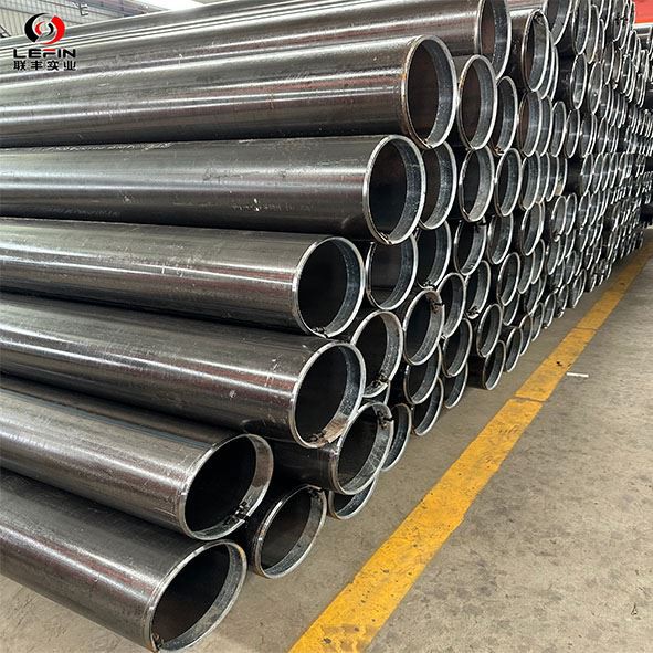 ASTM A53 КРЪГЛО КУХО СЕЧЕНИЕ